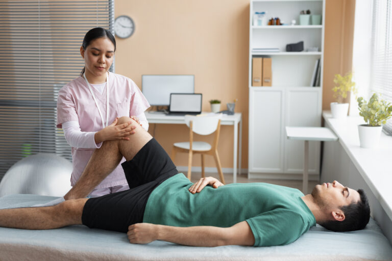 Best Physiotherapist in Delhi for Advanced Pain Relief, Sports Injuries, and Rehabilitation